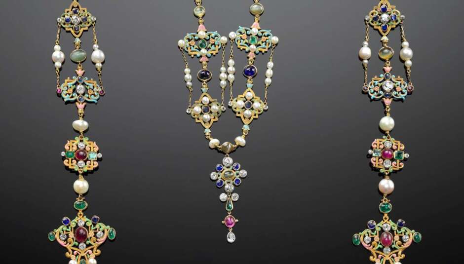 Renaissance revival neck ornament Renaissance revival neck ornament