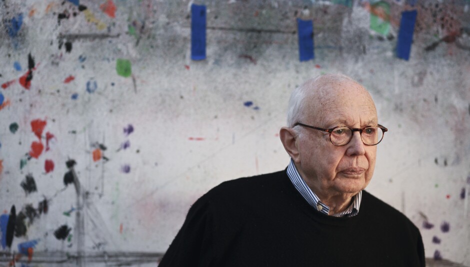 ELLSWORTH KELLY IN HIS STUDIO IN SPENCERTOWN, NEW YORK, 2012. © FRED R CONRAD/THE NEW YORK TIMES/REDUX