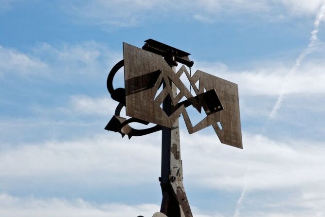 Mark di Suvero, Frog Legs (2002)